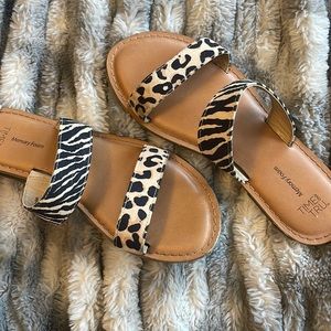 The CUTEST sandals